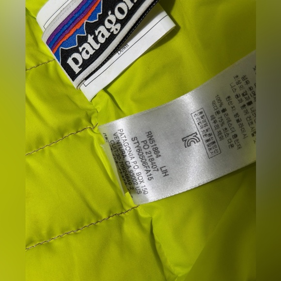 Patagonia Toddler Purple & Lime Green Puffer Vest - Picture 5 of 6